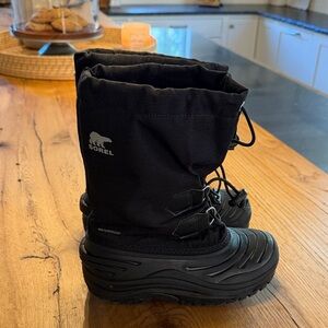 Sorel Black Insulated Snow Boots